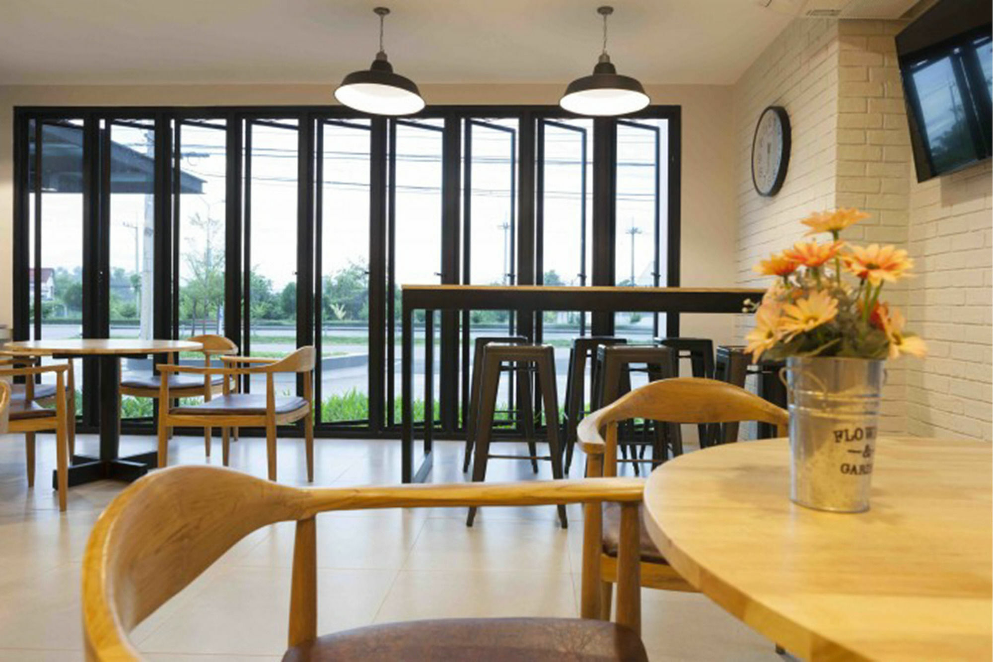 Easy Hotel Lamphun Exterior photo
