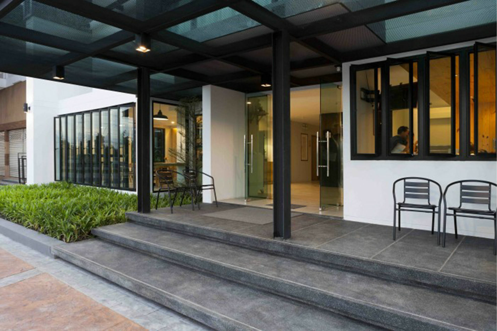 Easy Hotel Lamphun Exterior photo